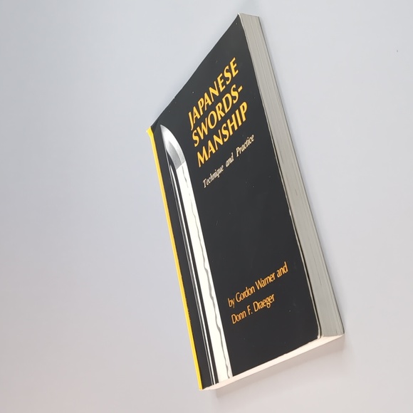 Japanese Swordsmanship Technique and Practice by G. WARNER and F.DRAEGER 1996 - Picture 5 of 8